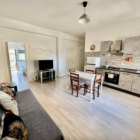 קטאניה Sea View Holiday Apartment מראה חיצוני תמונה